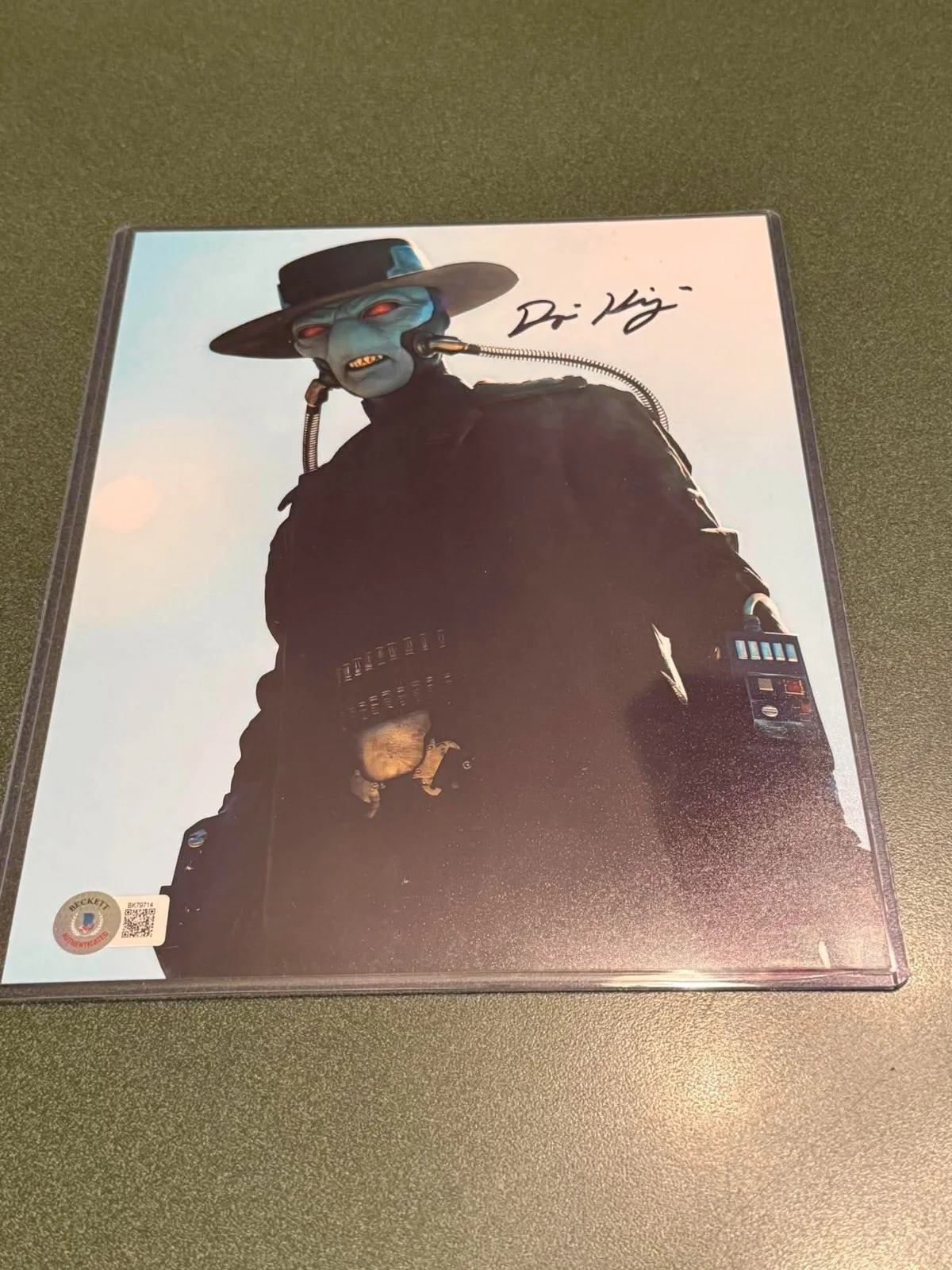 dorian kingi — DORIAN KINGI The Mandalorian Signed 8x10 PHOTO Cad Bane Autograph Beckett COA