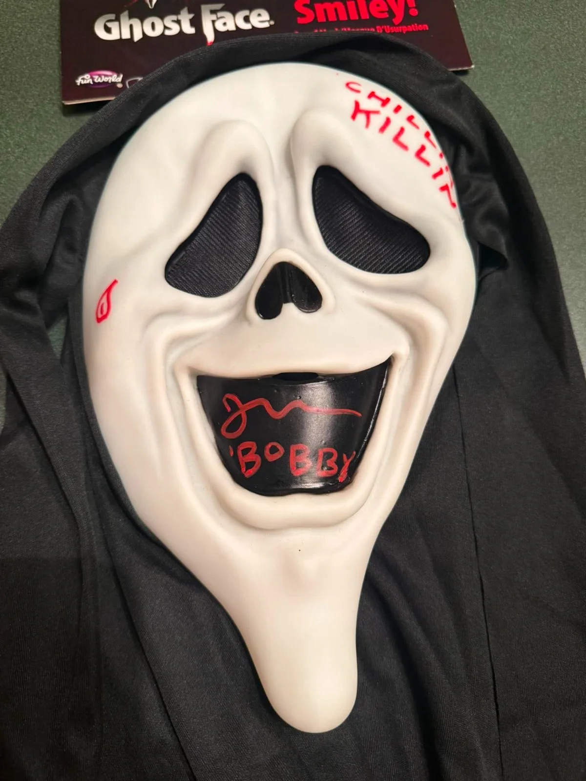 Jon Abrahams — Jon Abrahams signed Ghost Face Smiley Scary Movie mask Beckett COA, image 2