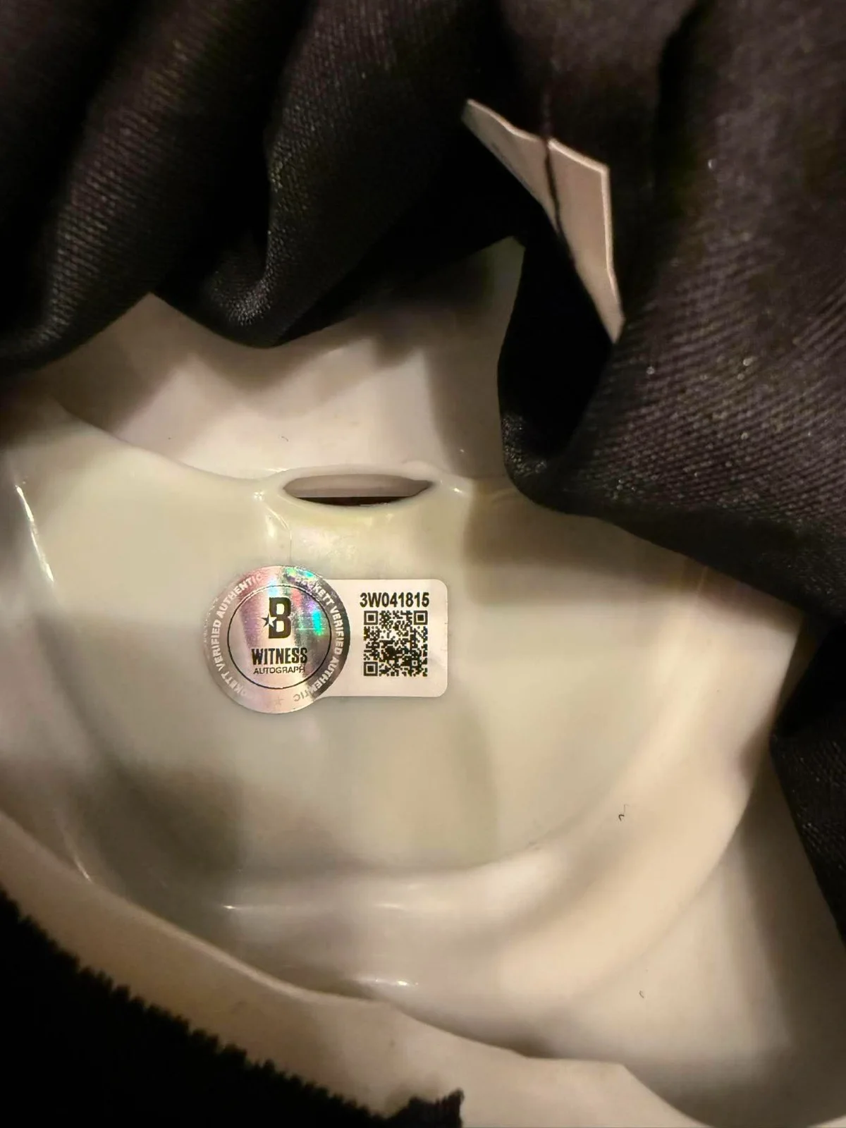 Jon Abrahams — Jon Abrahams signed Ghost Face Smiley Scary Movie mask Beckett COA, image 3