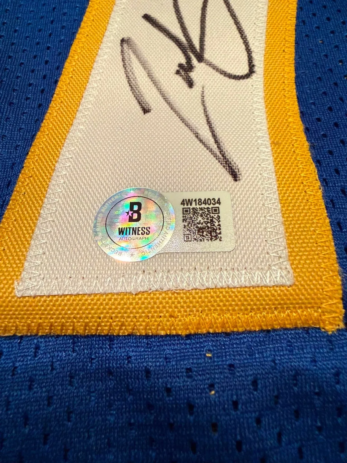Zach Gilford — Zach Gilford signed Matt Saracen custom jersey Friday Night Lights Beckett, изображение 3