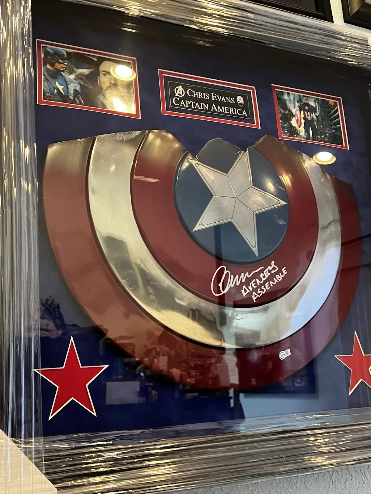 Chris Evans — Chris Evans signed Autograph Captain America Combat Shield W/inscriptions COA, image 2