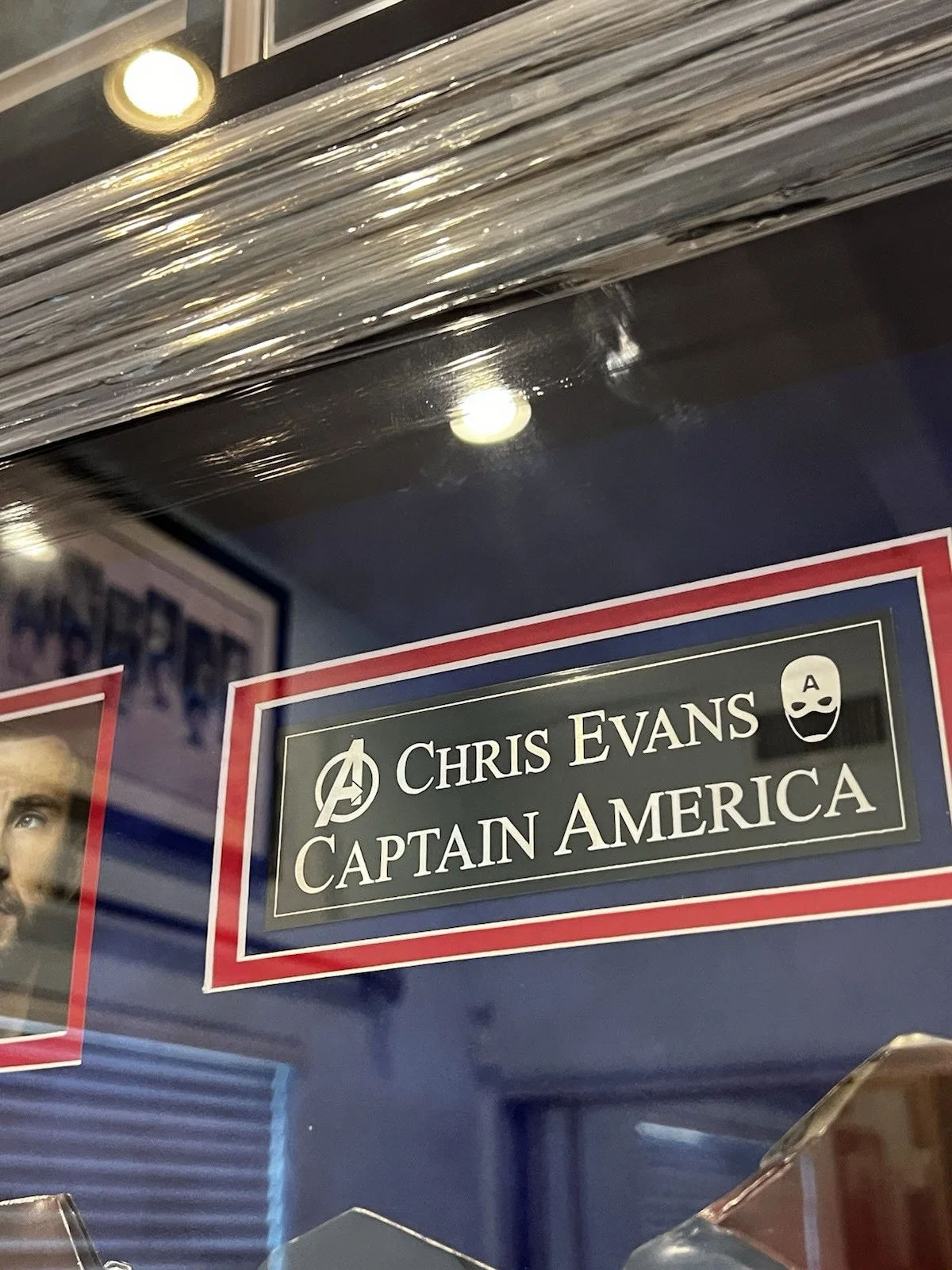 Chris Evans — Chris Evans signed Autograph Captain America Combat Shield W/inscriptions COA, image 3