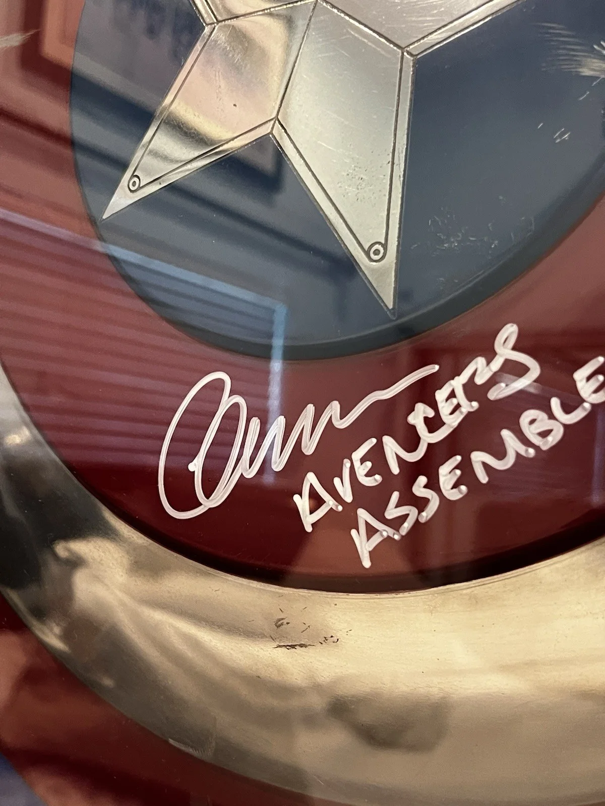 Chris Evans — Chris Evans signed Autograph Captain America Combat Shield W/inscriptions COA, image 4