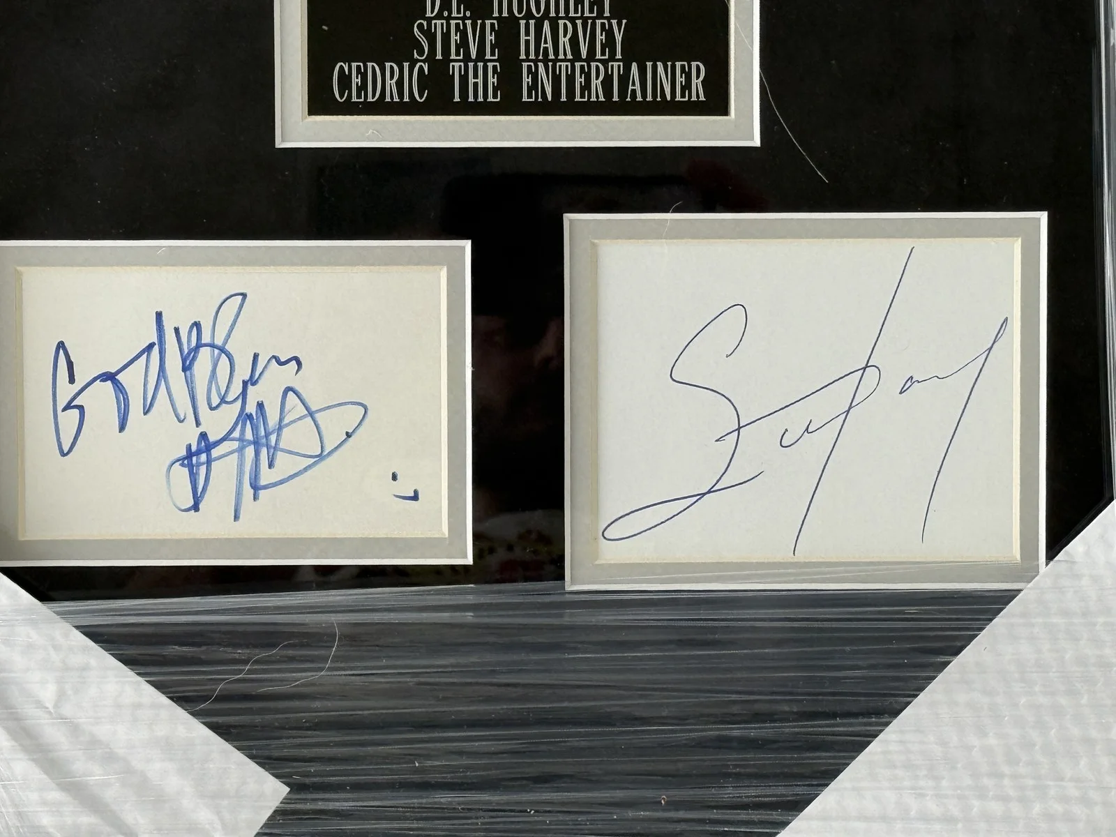 Bernie Mac, D.L. Hughley, Steve Harvey, Cedirc The Entertainer — Bernie Mac Steve Harvey D.L. Hughley Signed Cuts Kings of Comedy Framed JSA, изображение 3