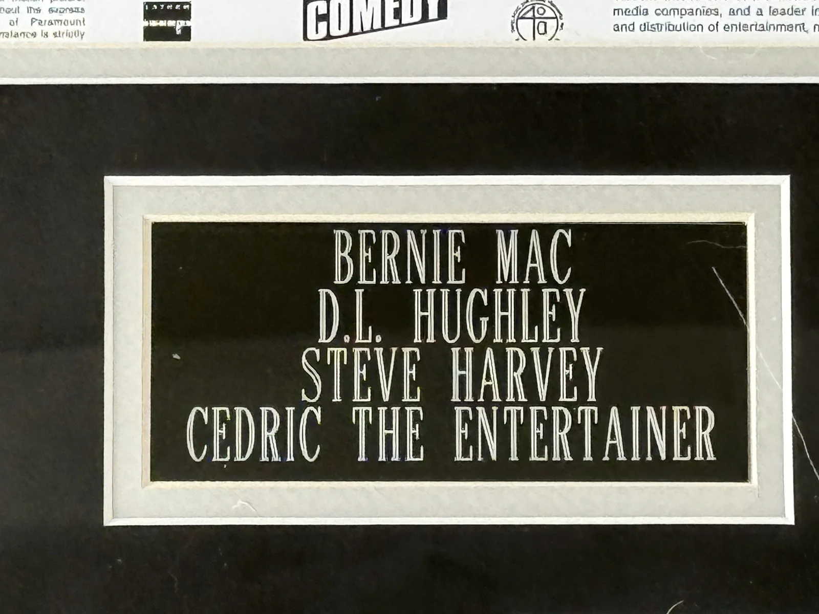 Bernie Mac, D.L. Hughley, Steve Harvey, Cedirc The Entertainer — Bernie Mac Steve Harvey D.L. Hughley Signed Cuts Kings of Comedy Framed JSA, изображение 4