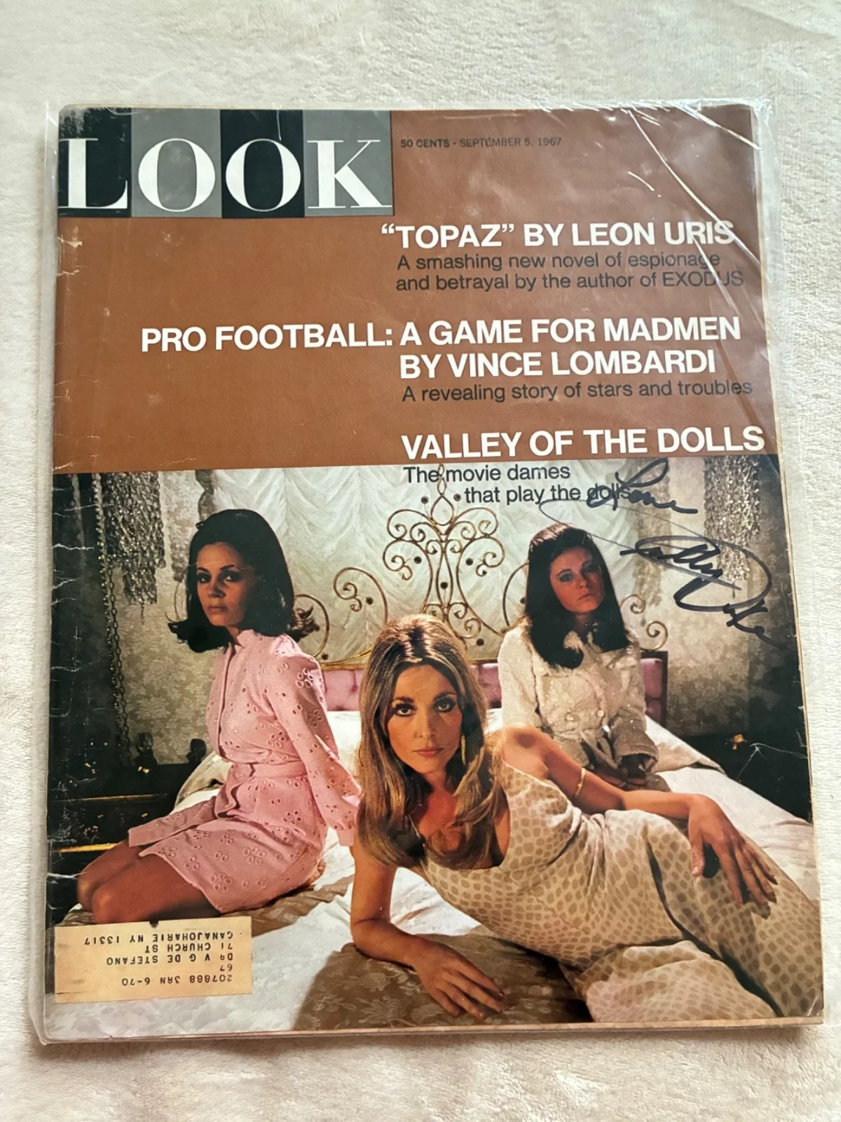 Patty Duke — Patty Duke SIGNED 1967 LOOK Magazine Valley of the Dolls Sharon Tate