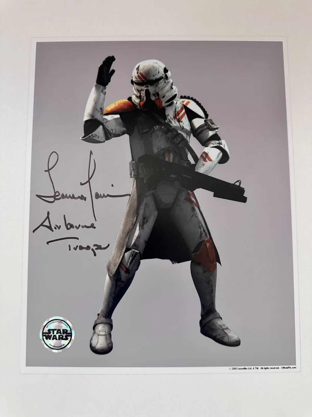 Temuera Morrison — Temuera Morrison Signed OPX 8x10 Star Wars EpIII Airborne Trooper Autograph