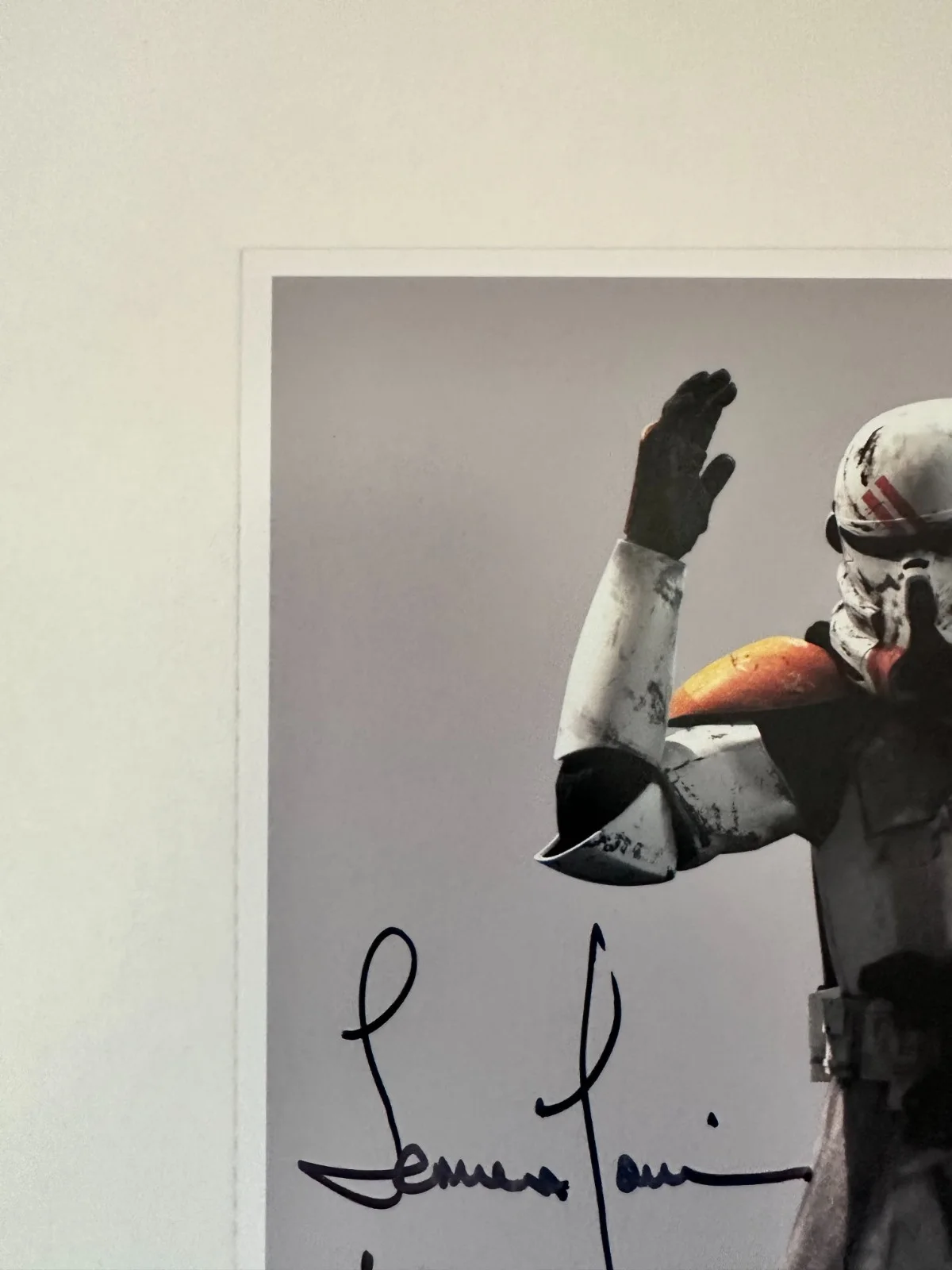 Temuera Morrison — Temuera Morrison Signed OPX 8x10 Star Wars EpIII Airborne Trooper Autograph, изображение 2