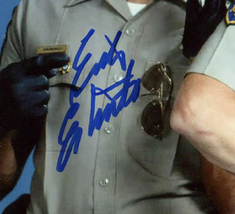 ERIK ESTRADA LARRY WILCOX ROBERT PINE CAST SIGNED 11x14 PHOTO CHIPS BECKETT BAS, изображение 2