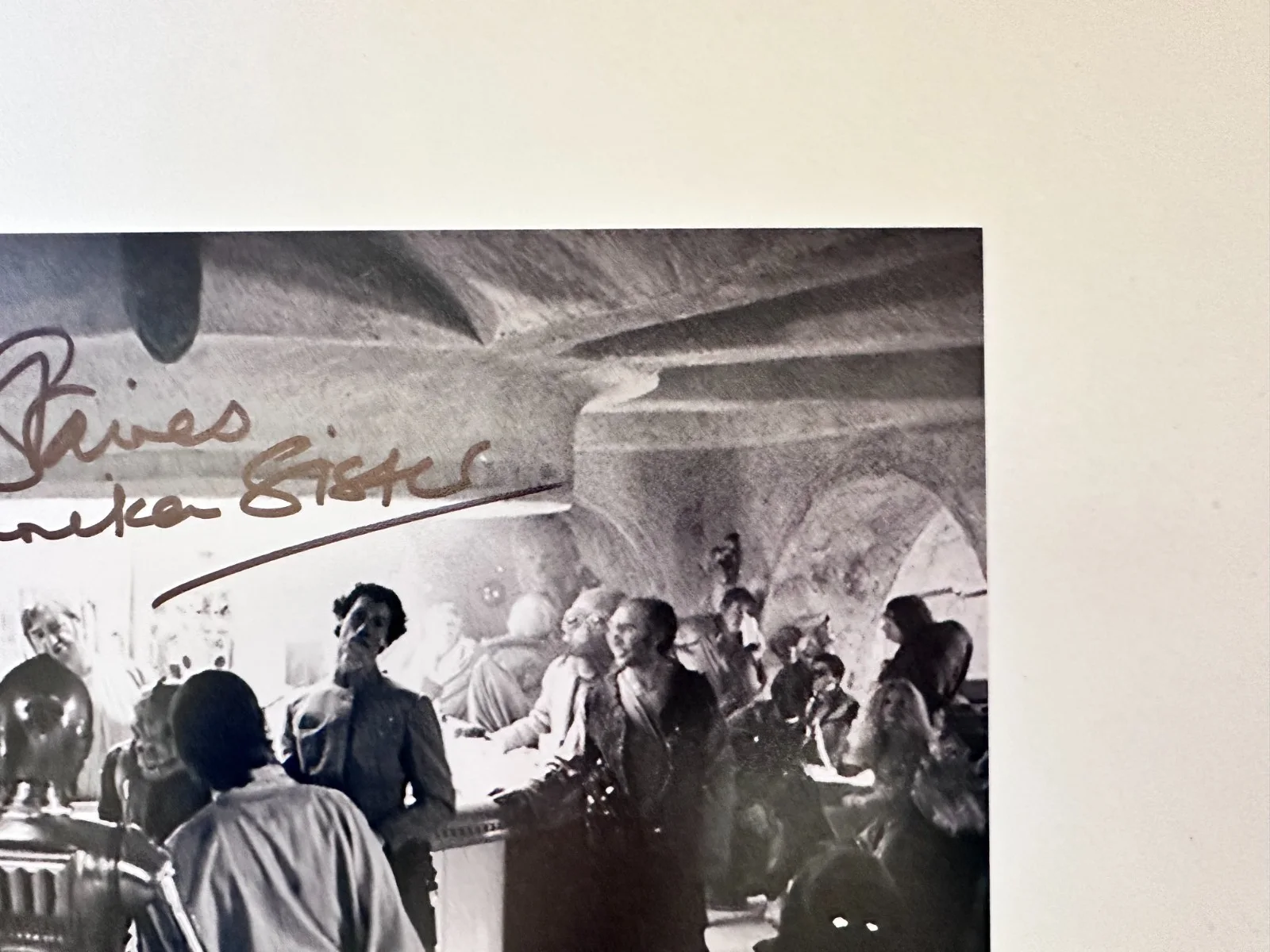 Angela Staines — Angela Staines Signed 8x10 Star Wars EpIV Tonnika Sister (Cantina) Autograph, изображение 3