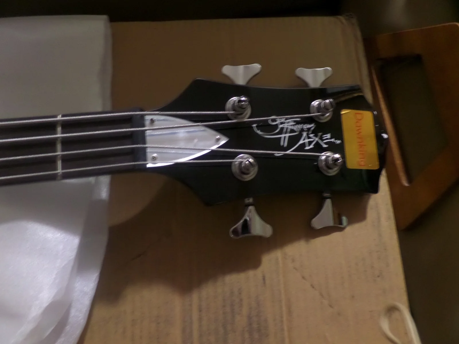 GENE SIMMONS KISS AXE 6 String GUITAR Demon Signed cut from book Beckett COA, изображение 4