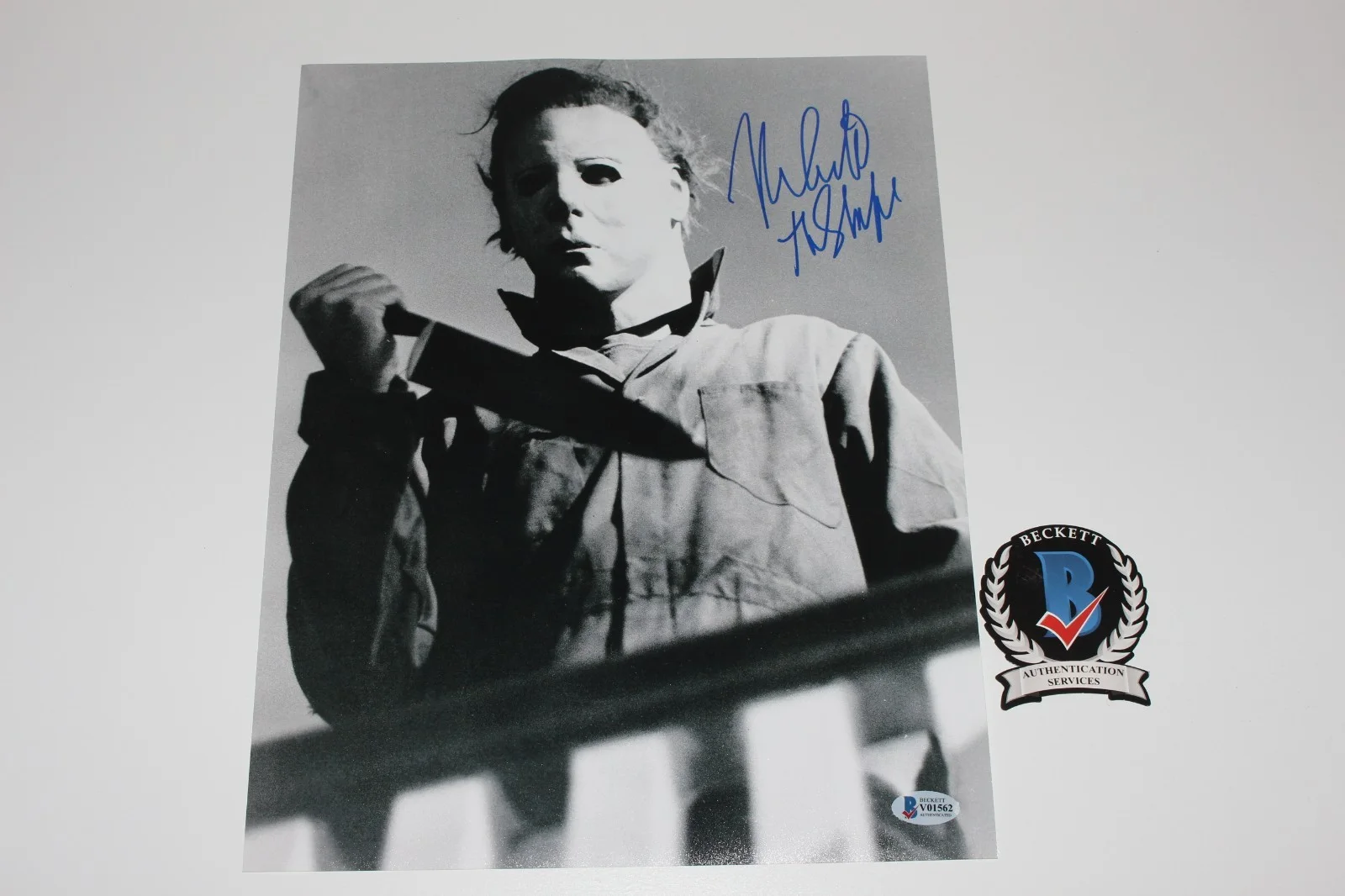 Nick Castle — NICK CASTLE SIGNED HALLOWEEN 11x14 MOVIE PHOTO 2 THE SHAPE HORROR BECKETT COA, изображение 4
