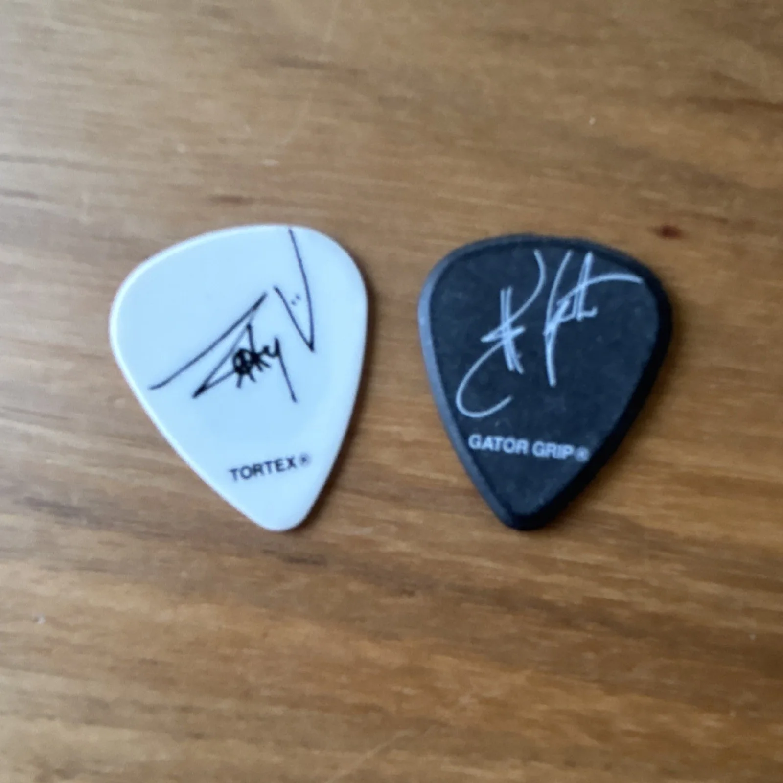 Synester Gates and Zacky Vengeance picks from Tulsa Oklahoma The Stage concert, изображение 2