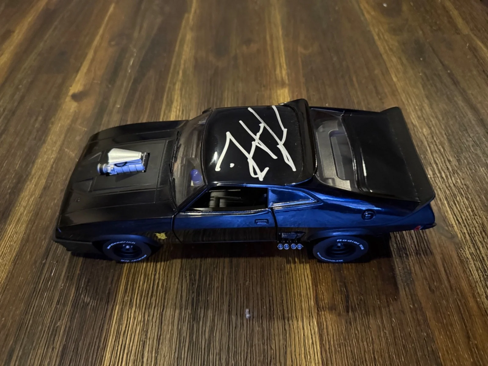 Mel Gibson — Mel Gibson Mad Max Interceptor signed Celebrity Authentics, изображение 3