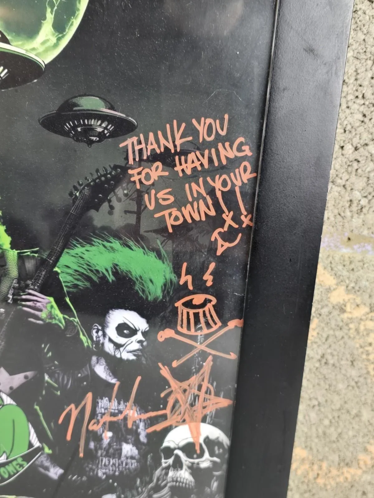 MR FANG AND THE DARK TONES - RARE SIGNED FRAMED POSTER Ghoulish Rock HALLOWEEN, изображение 2