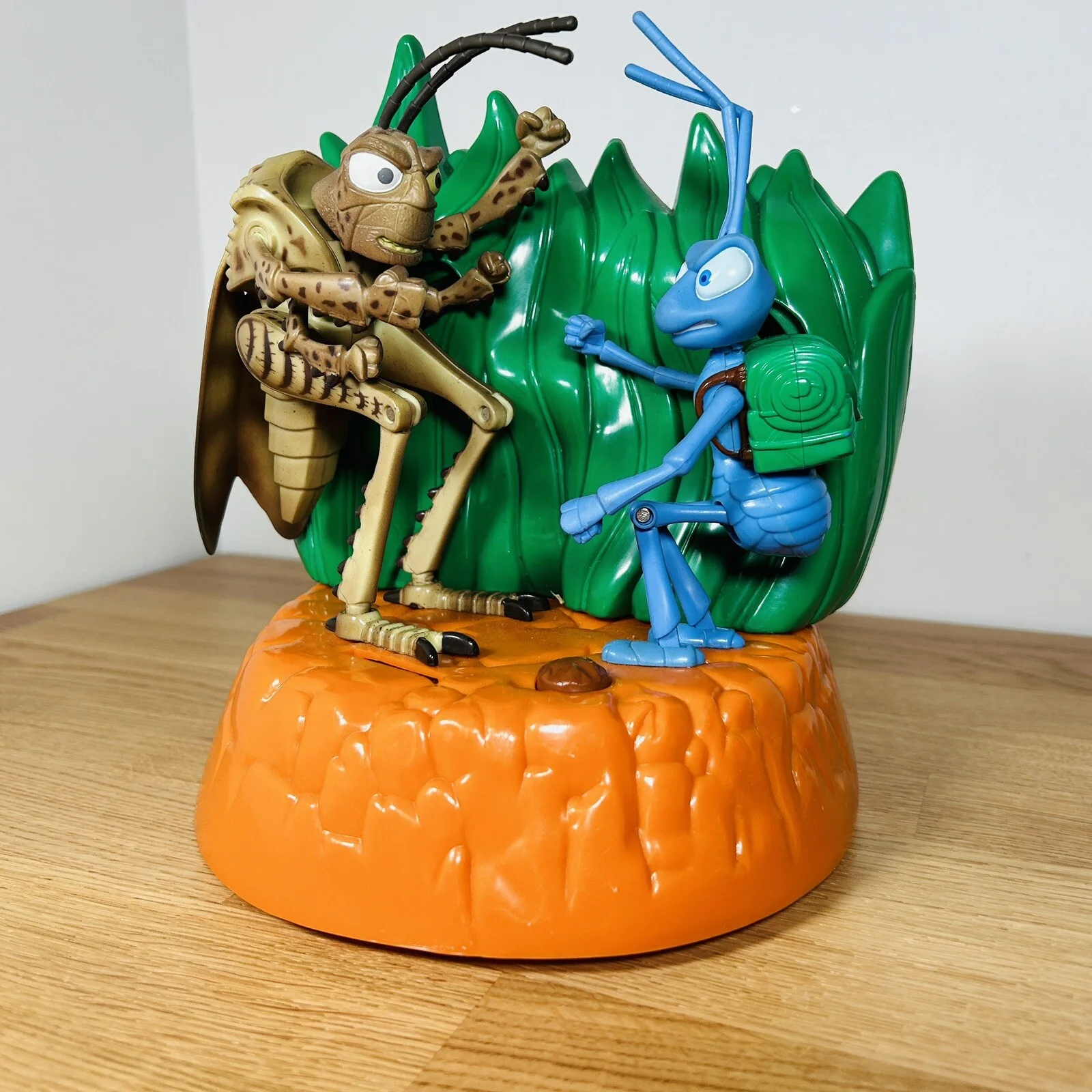 Disney Pixar A Bug's Life Hopper & Flik Electronic Talking Bank Thinkway Toys, image 2