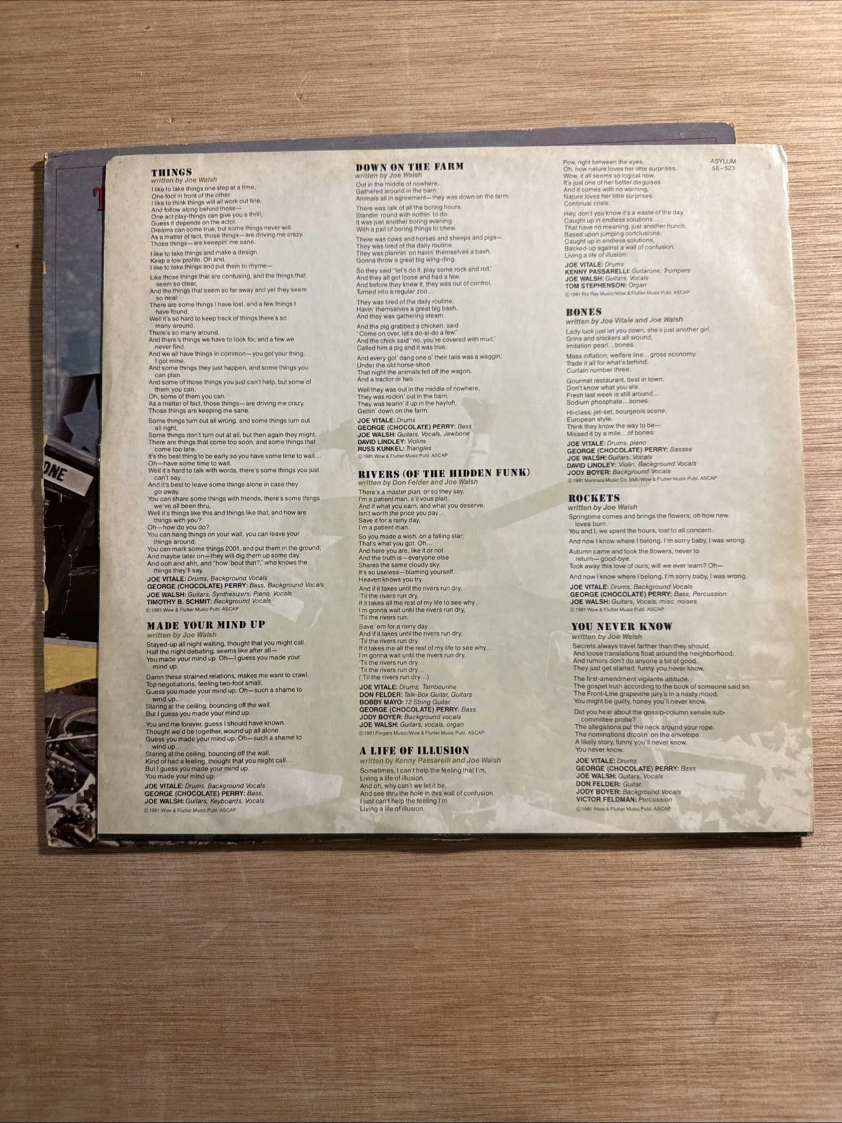 Framed And signed Joe Walsh Neighborhood Vinyl Album LP COA#108003, изображение 4