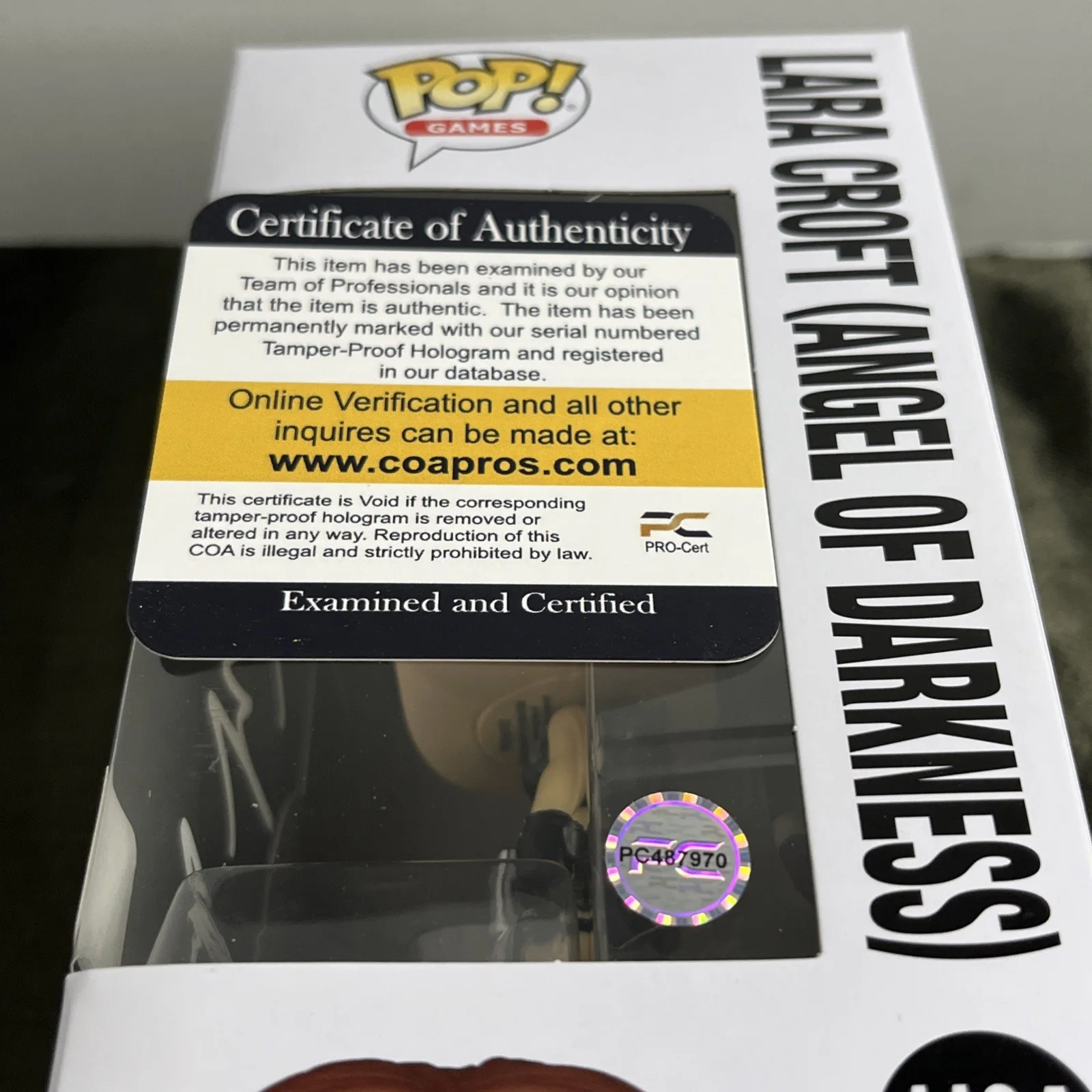Angelina Jolie — Angelina Jolie Autograph Signed Tomb Raider Lara Croft Funko Pop 1194 With COA, изображение 2