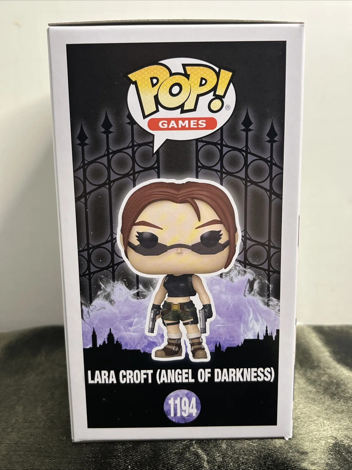 Angelina Jolie — Angelina Jolie Autograph Signed Tomb Raider Lara Croft Funko Pop 1194 With COA, изображение 3