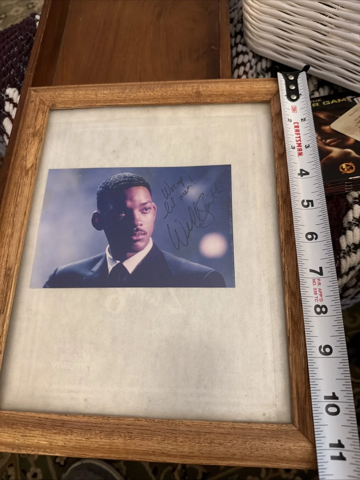 Vintage Autographed Photo Will Smith MIB “wuz Up Lil Man!” Wooden Frame 9.5x11.5, изображение 2