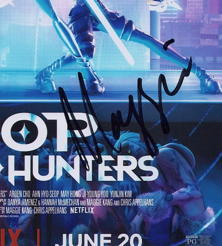 Maggie Kang — Maggie Kang signed "KPOP DEMON HUNTERS" 8x10 Photo EXACT PROOF d Writer Dir COA, image 4