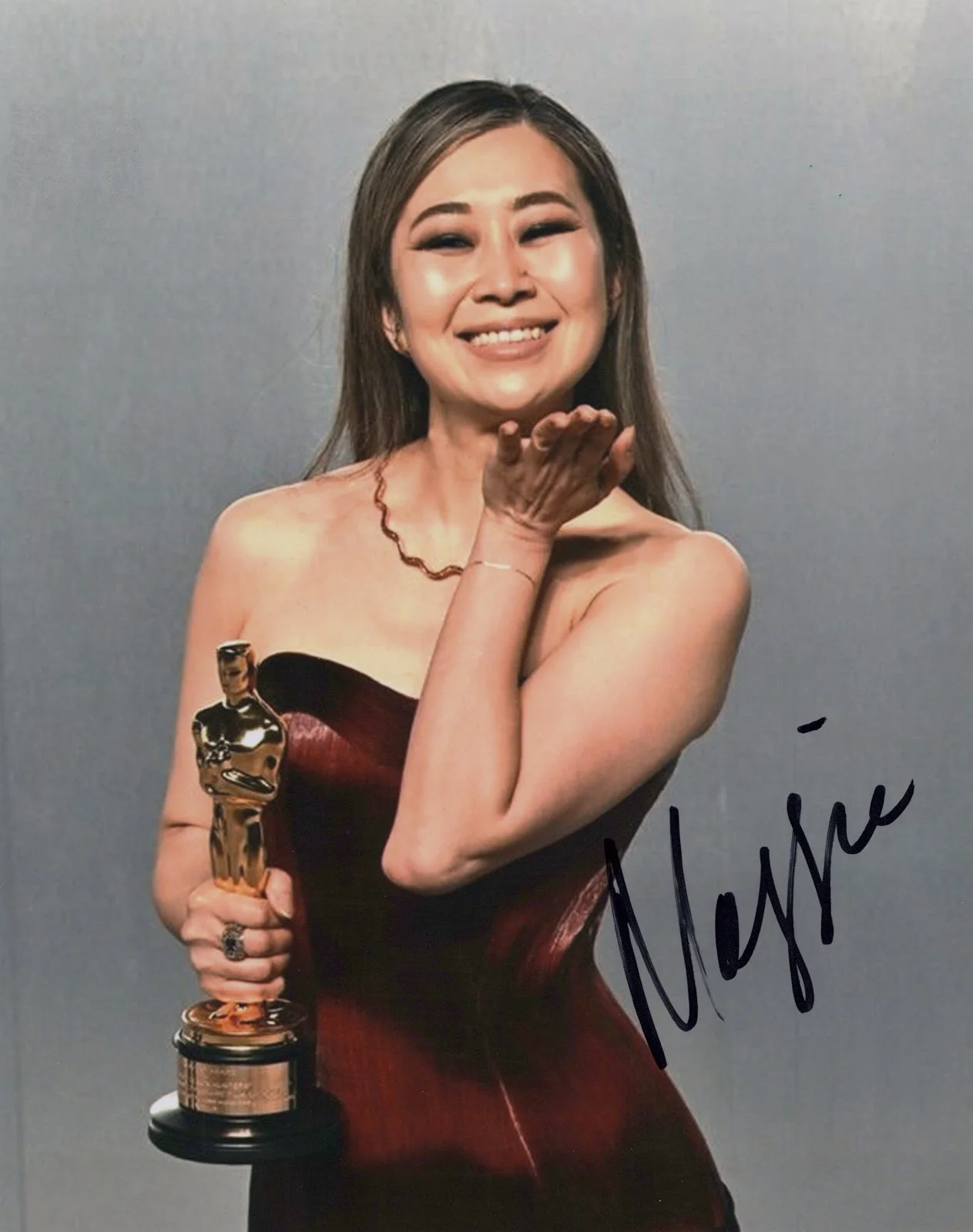 Maggie Kang — Maggie Kang signed OSCAR "KPOP DEMON HUNTERS" 8x10 Photo EXACT PROOF b Dir COA, изображение 3