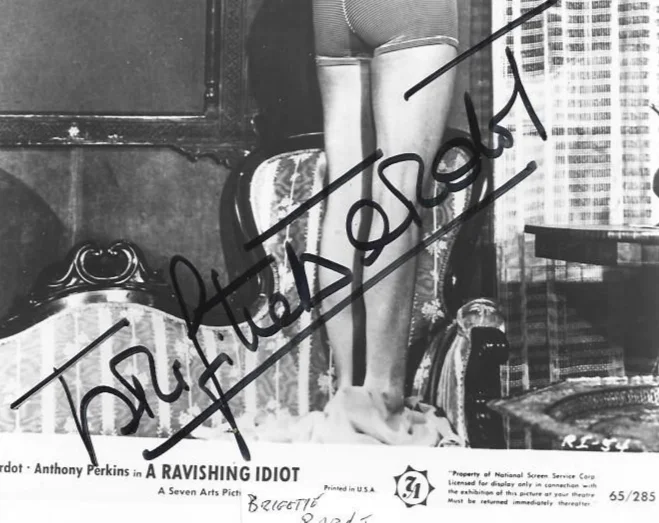 Original Hand Signed Bridget Bardot autograph on 8 x 10 photo, изображение 2