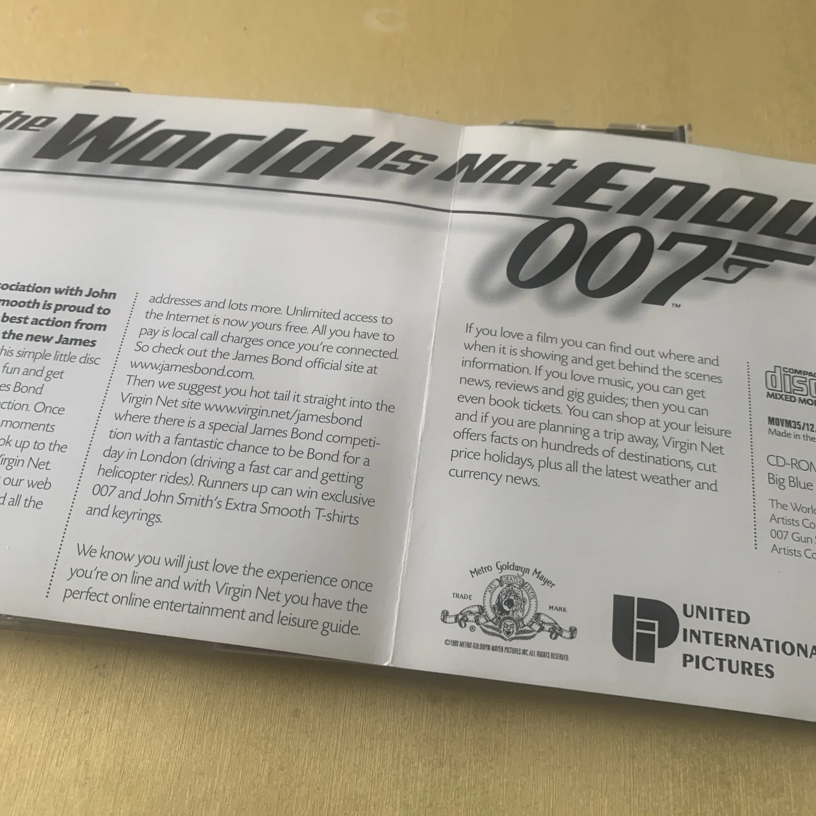 The World Is Not Enough OO7 CD-ROM Promo Pierce Brosnan Screensaver James Bond, image 3