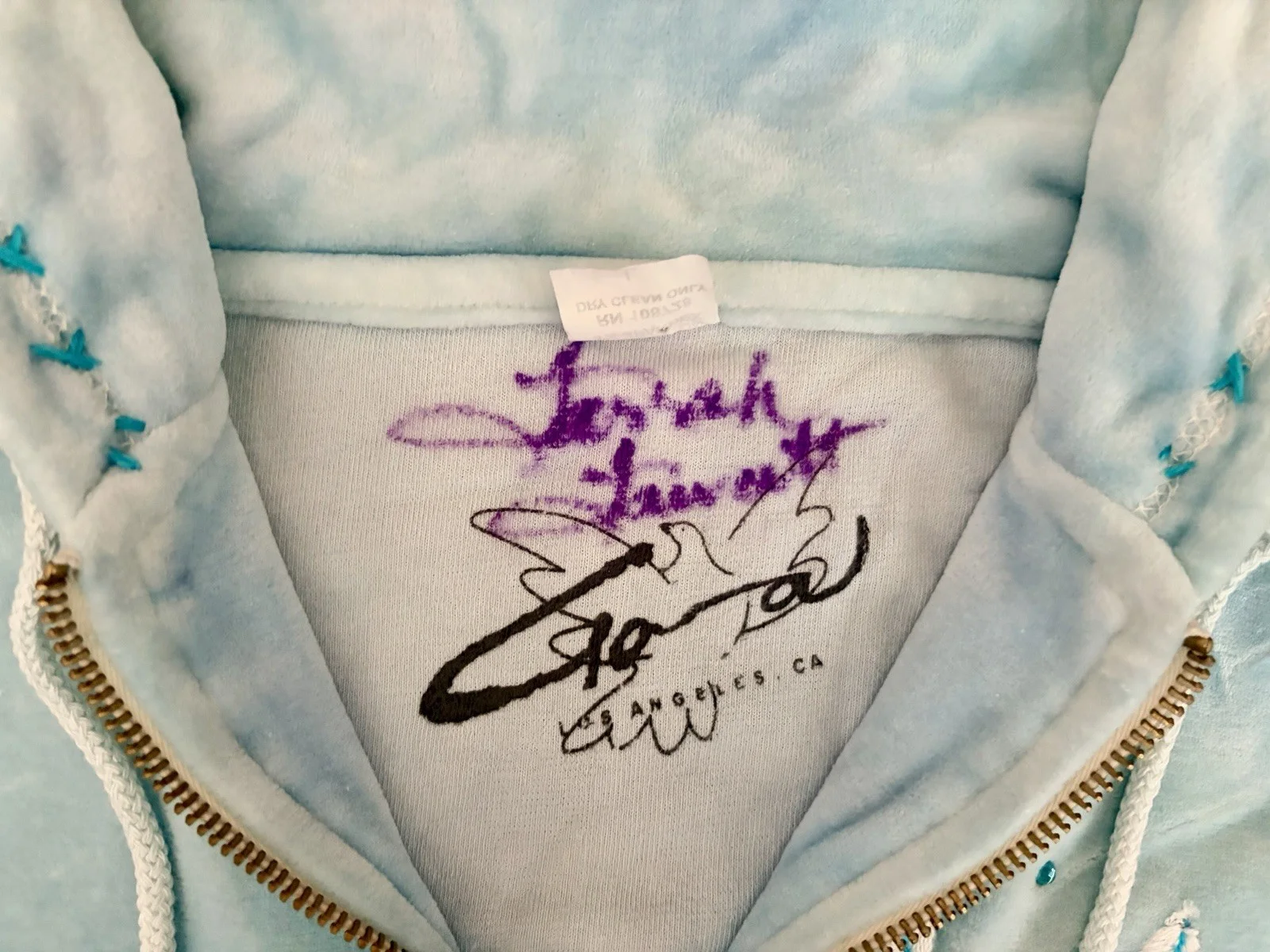 Farrah Fawcett — FARRAH FAWCETT PERSONAL BLUE VELOUR HOODIE OWNED & SIGNED CHARLIE'S ANGELS RARE!, изображение 2
