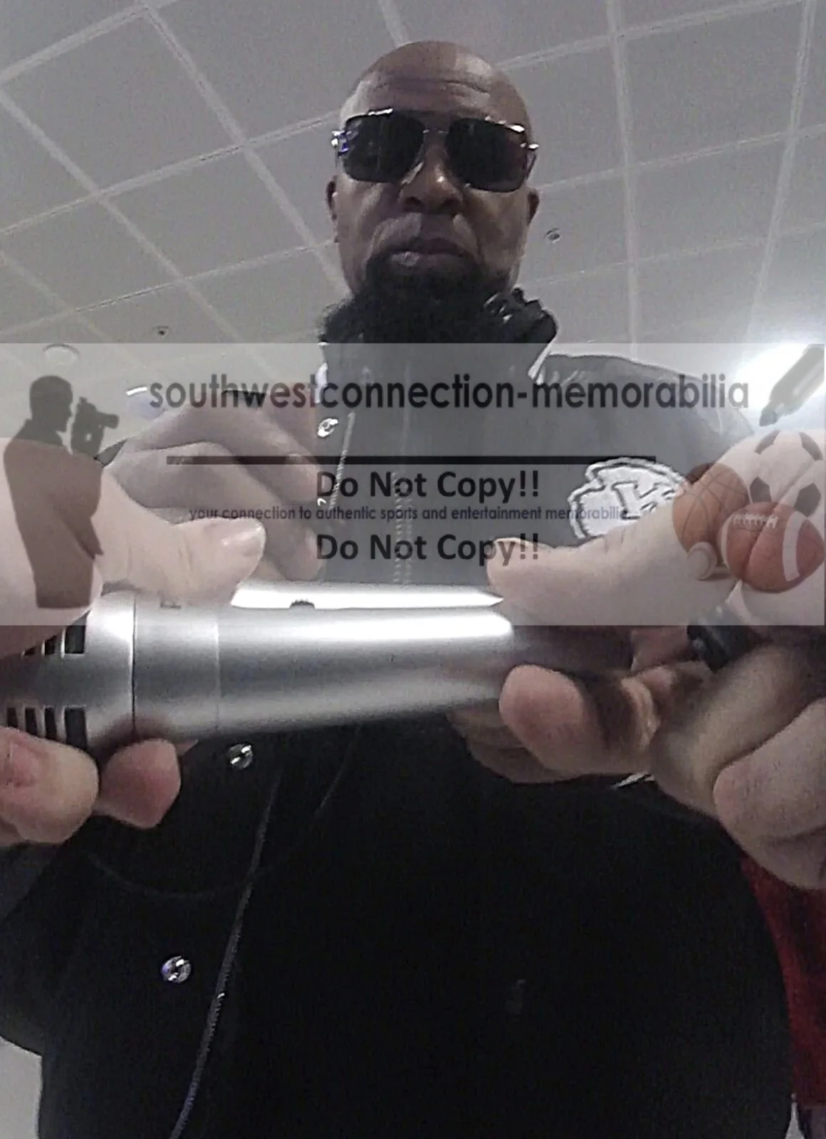 Tech N9ne — Tech N9ne Signed Microphone Proof Beckett BAS COA Rap Hip Hop Strange Music, image 2