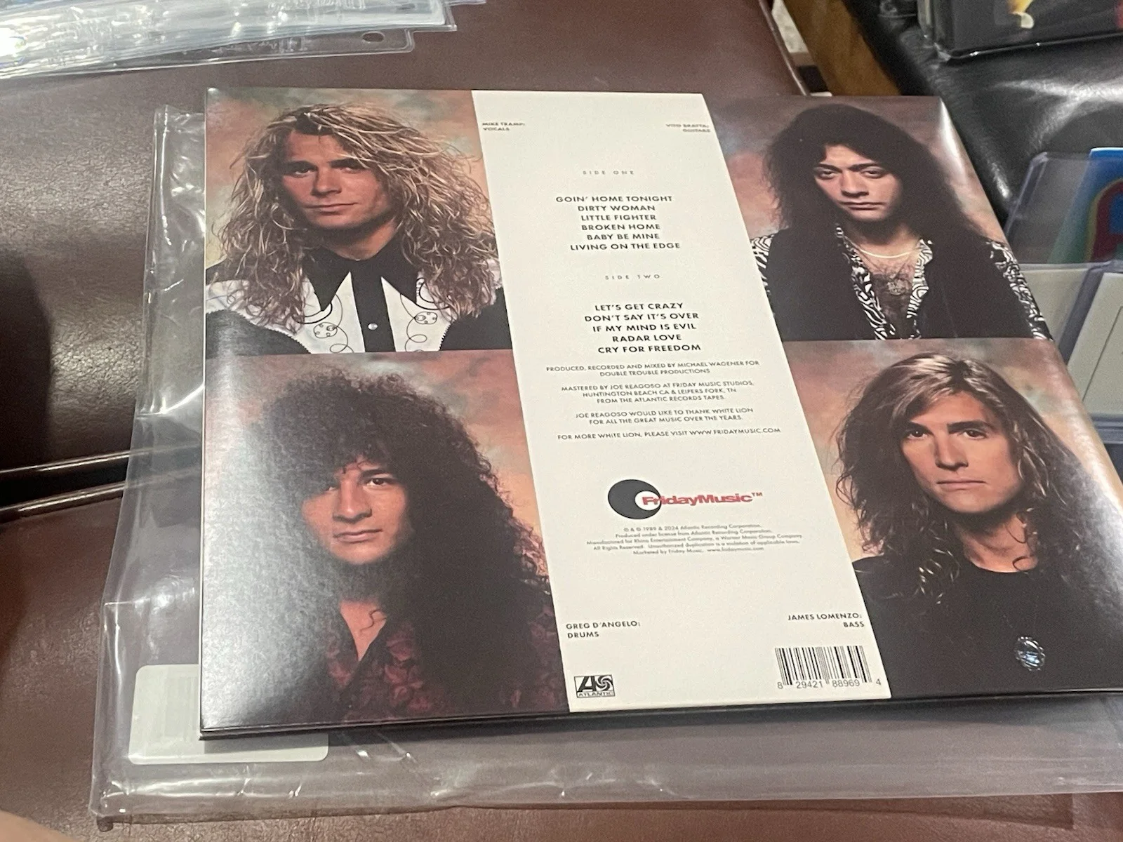 Mike Tramp White Lion Rare Signed Big Game Album ￼, изображение 3