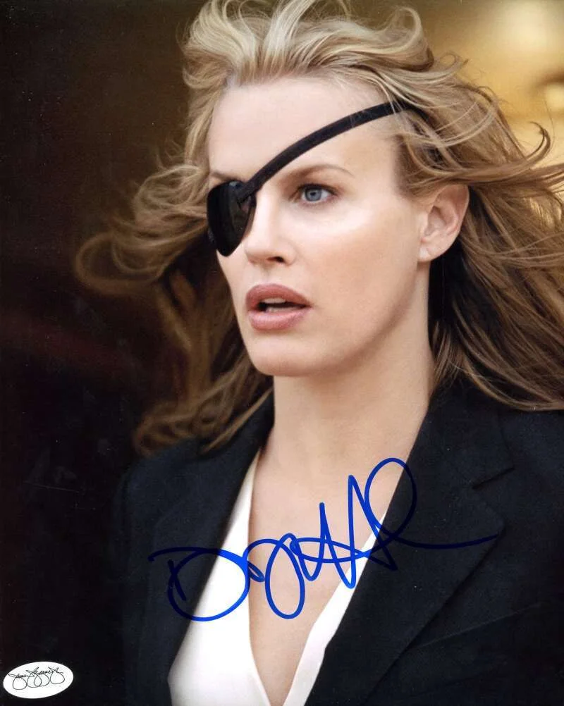 Daryl Hannah — Daryl Hannah JSA Cert Sticker Signed 8x10 Photo Kill Bill Autograph