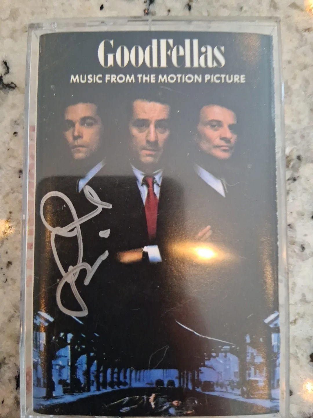 Joe Pesci Signed, Exact Proof 1 of 1 — Joe Pesci Goodfellas Tape Soundtrack SignedAt His Last Sign Exact PROOF 1 of 1, изображение 3