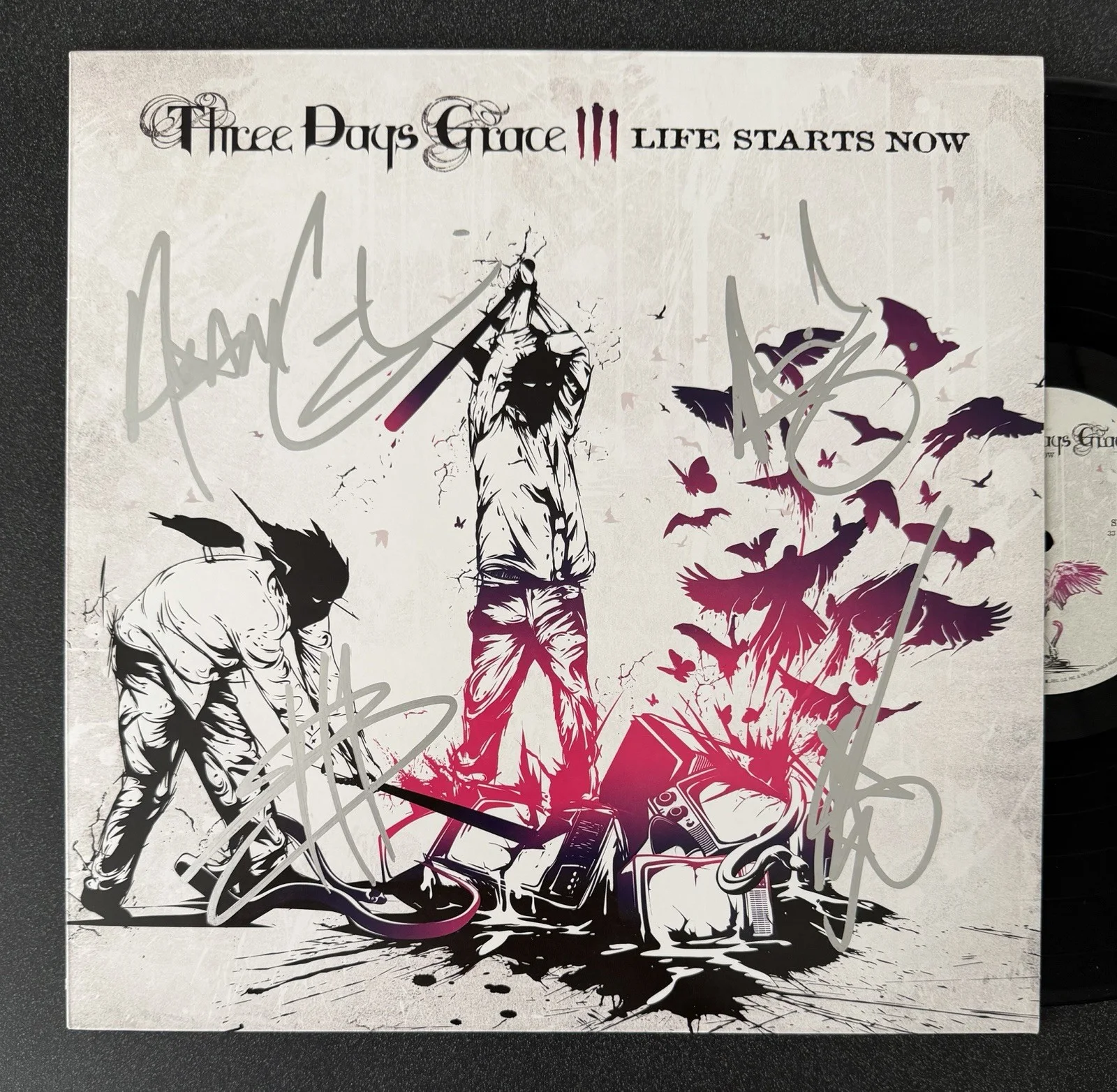 ADAM GONTIER +3 SIGNED THREE DAYS GRACE ‘LIFE STARTS NOW’ VINYL LP FULL BAND JSA, image 2