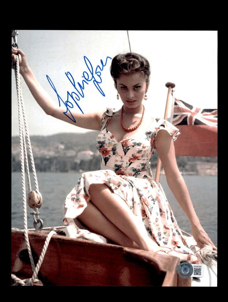 Sophia Loren — Sophia Loren Beckett Signed 8x10 Photo 1 Autograph