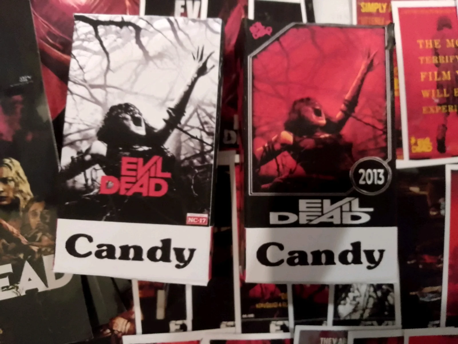 Evil Dead 2013 collection 56 mini-art-cards/14 lobby cards/12 Lobbymarkers+, image 2