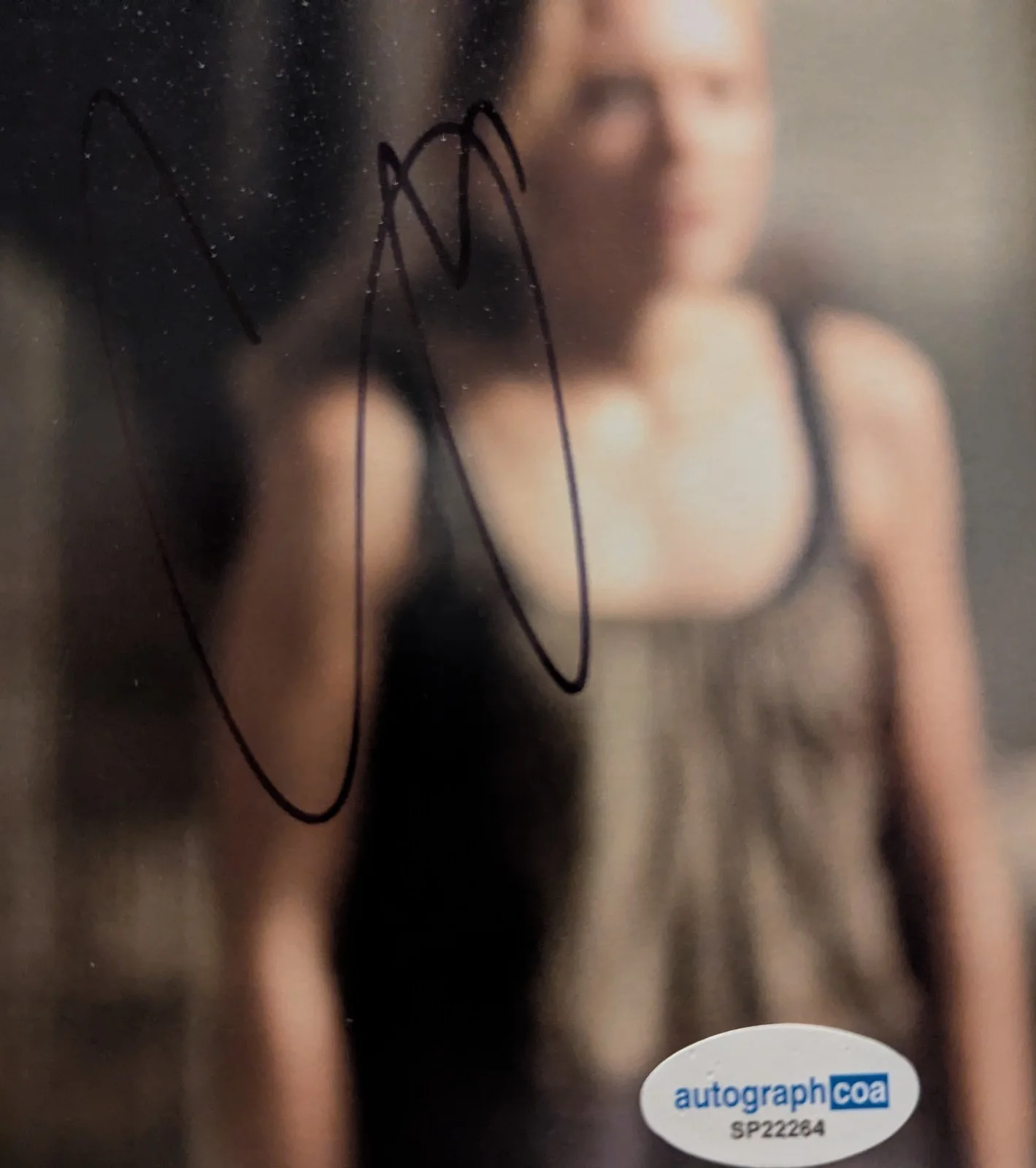 Steven Yuen — Steven Yeun Autographed Signed 8X10 Photo-The Walking Dead-ACOA, image 2