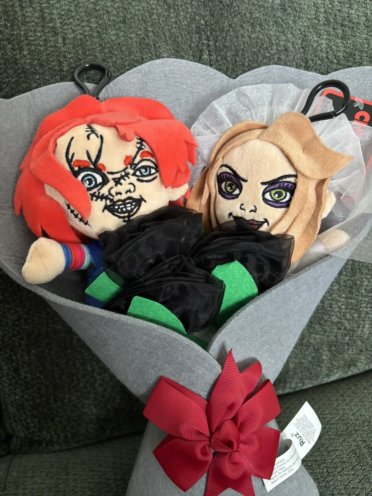 Walmart Halloween horror Chucky Tiffany bride bouquet valentine flowers teddy, изображение 3