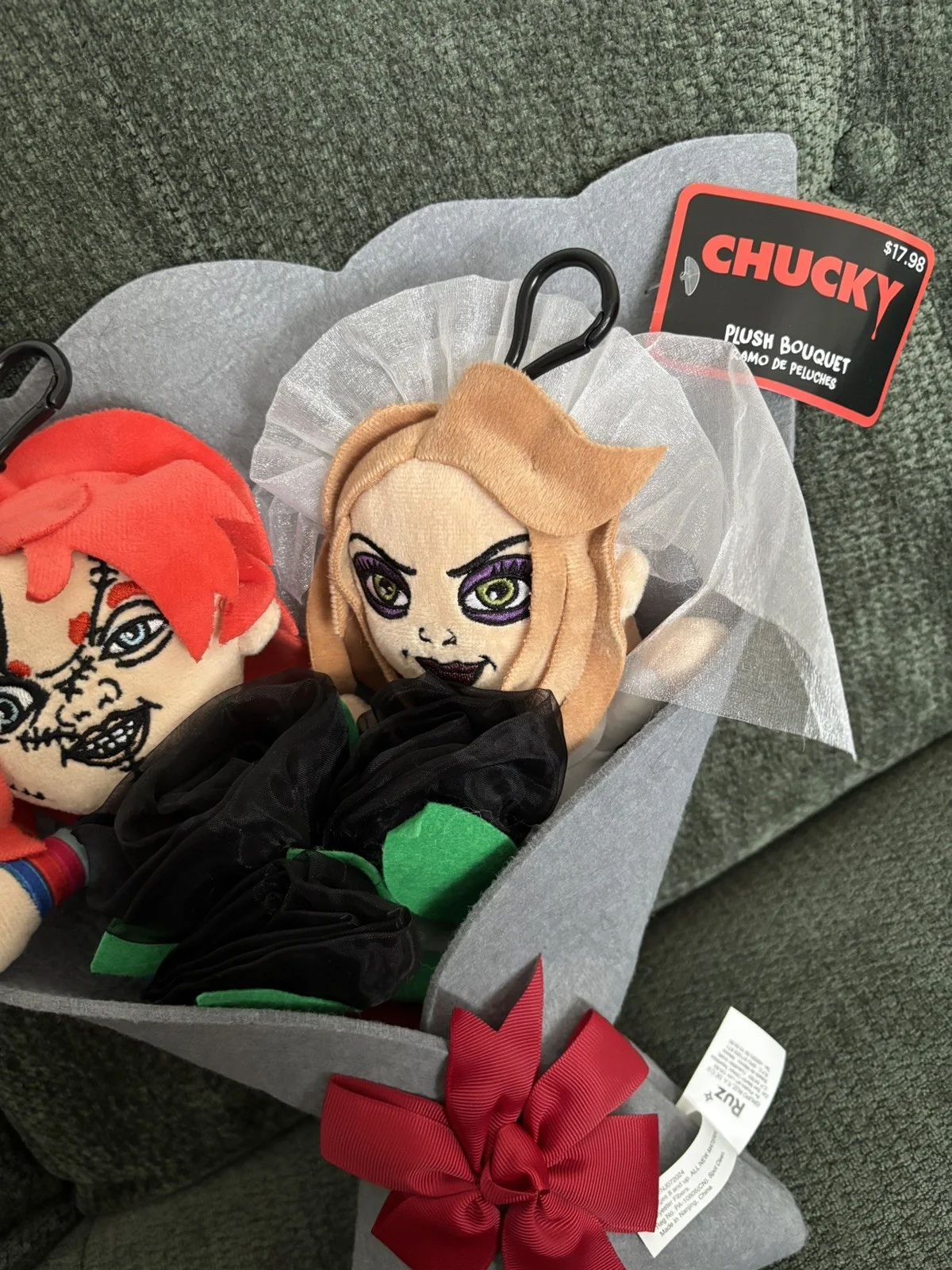 Walmart Halloween horror Chucky Tiffany bride bouquet valentine flowers teddy, изображение 5