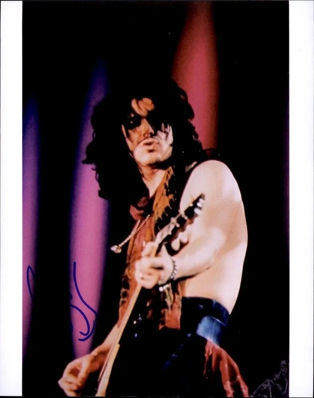 Gilby Clarke — Gilby Clarke Guns N Roses Authentic signed rock 8x10 photo W/Cert Autographed A1