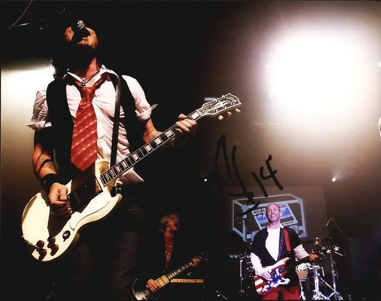 Gilby Clarke — Gilby Clarke Gun N Roses Authentic signed 8x10 photo |CERT Autographed 1326-g