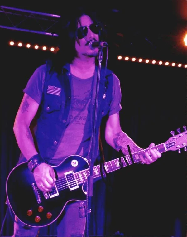 Gilby Clarke — Gilby Clarke Gun N Roses Authentic signed 8x10 photo |CERT Autographed 1326-k