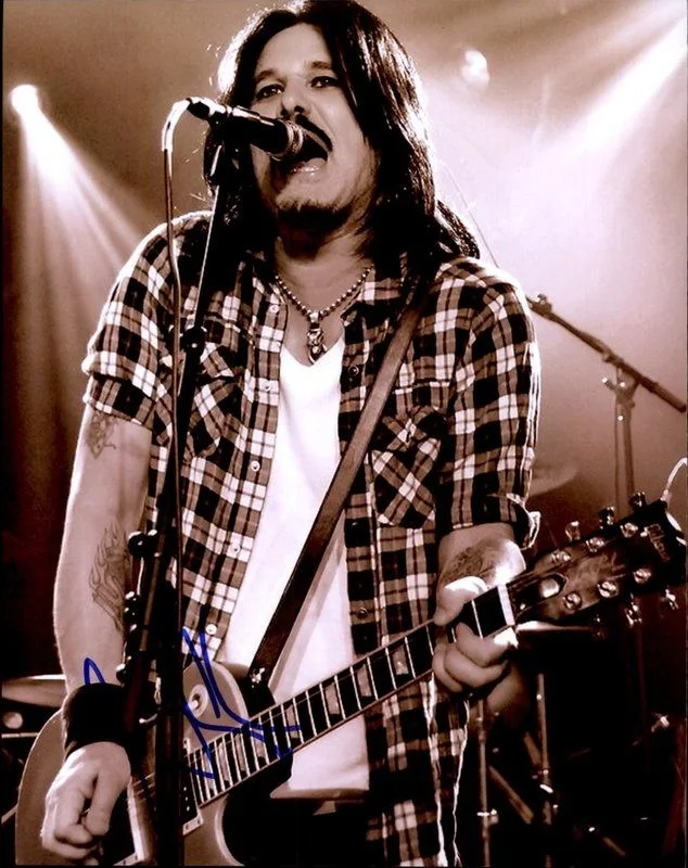 Gilby Clarke — Gilby Clarke Guns N Roses Authentic signed rock 8x10 photo W/Cert Autographed A4