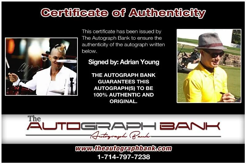 Adrian Young — Adrian Young No Doubt Authentic signed rock 8x10 photo W/Cert Autographed 1326-b, изображение 2