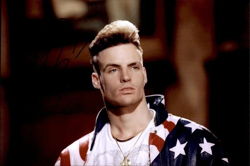 Vanilla Ice — Vanilla Ice authentic signed RAPPER 10x15 photo W/ Certificate Autographed (B23)