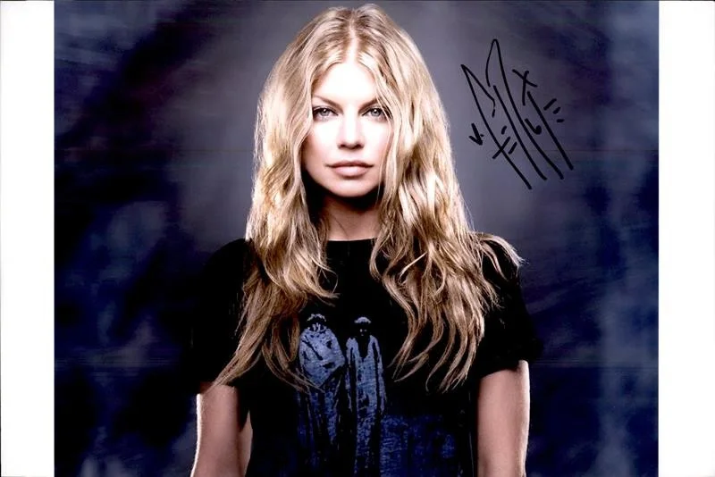 Fergie — Fergie authentic signed RAPPER 10x15 photo W/Certificate Autographed (26a)