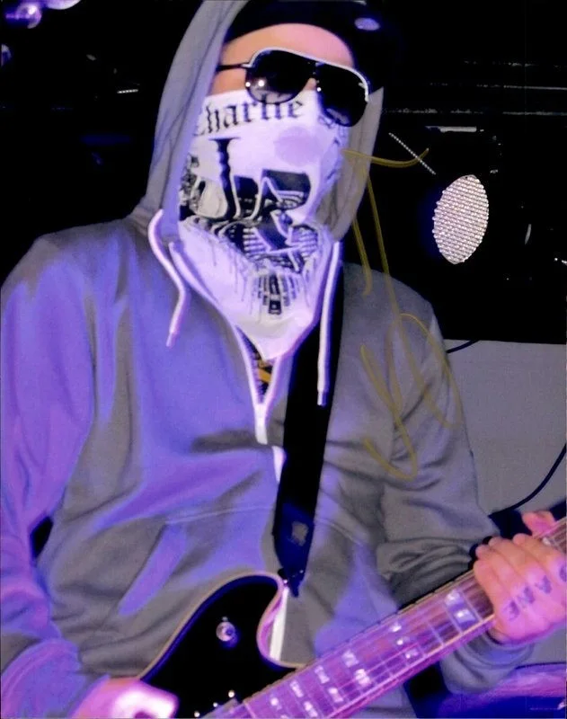Charlie Scene — Charlie Scene Hollywood Undead authentic signed 8x10 photo W/ Certificate A11
