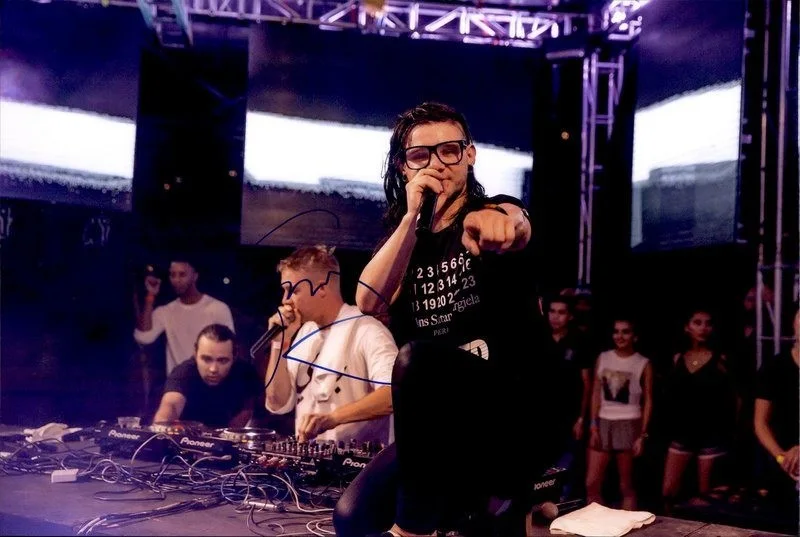 Skrillex — Skrillex authentic signed EDM DJ 10x15 photo W/Cert Autographed EDC Dub step B4
