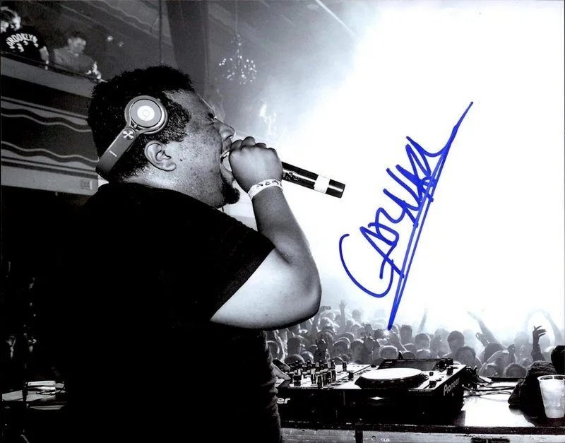 Carnage authentic — Carnage authentic signed EDM DJ 8x10 photo W/Cert Autographed EDC Dub step A1