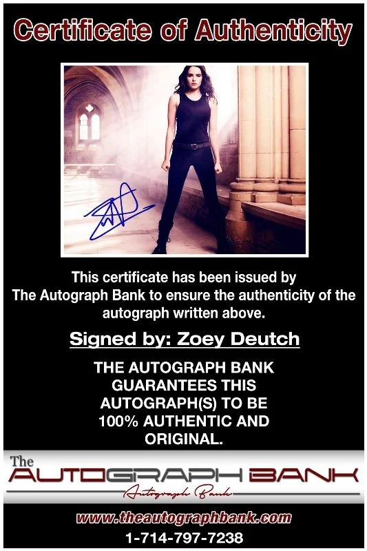 Zoey Deutch — Zoey Deutch authentic signed celebrity 8X10 photo W/Cert Autographed 132516h1, image 2